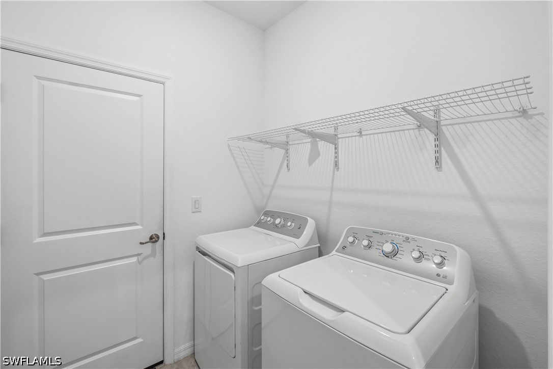 2 Bed Attached for Sale in Naples, photo 14