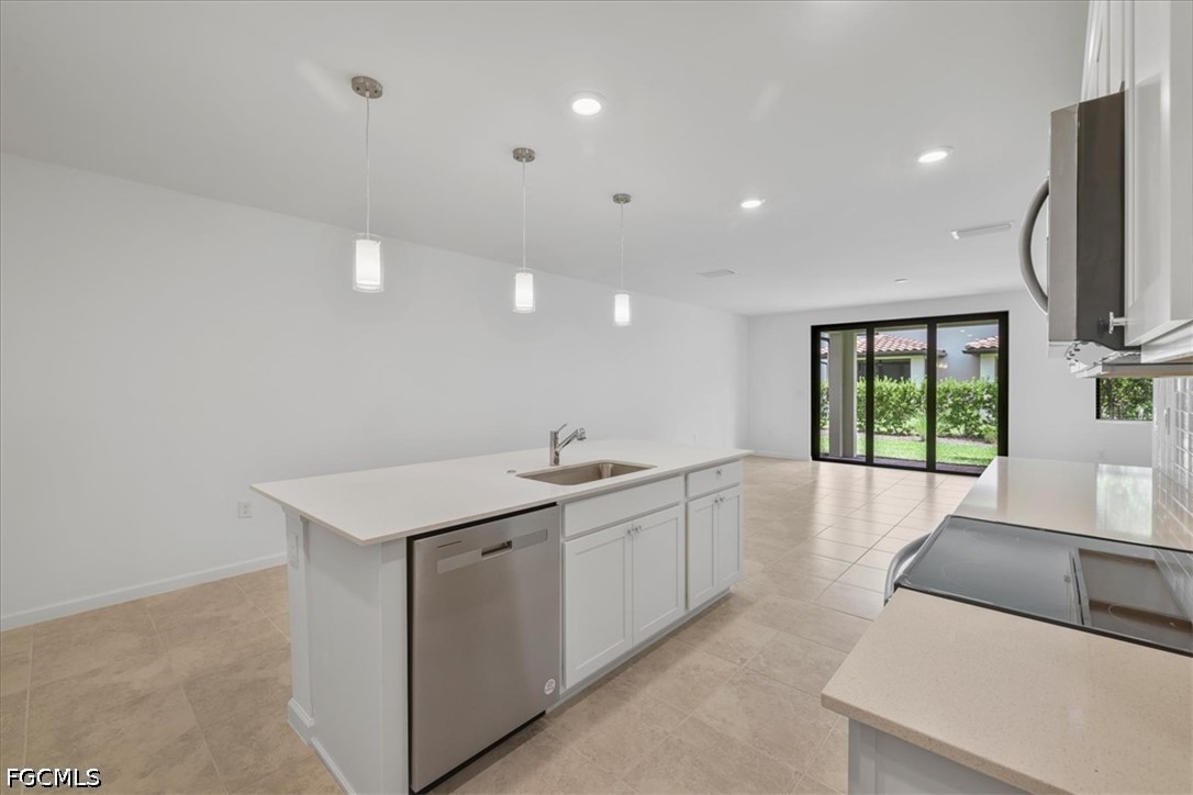3 Bed SingleFamilyResidence for Sale in Cape Coral, photo 14