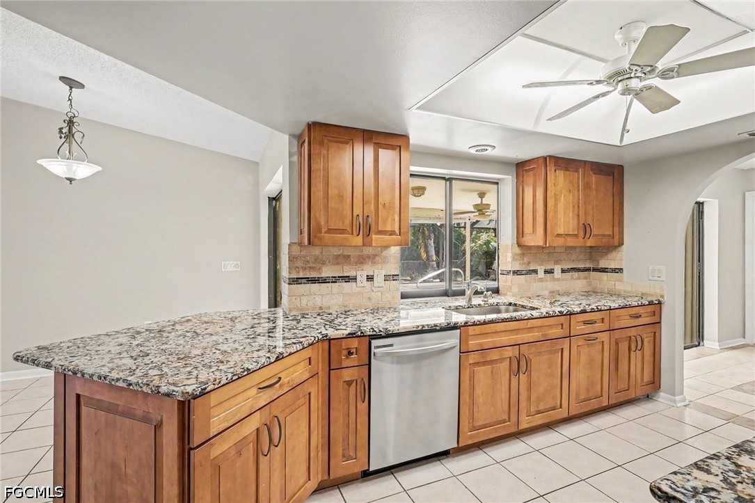 3 Bed Pool Home for Sale in Cape Coral, photo 14