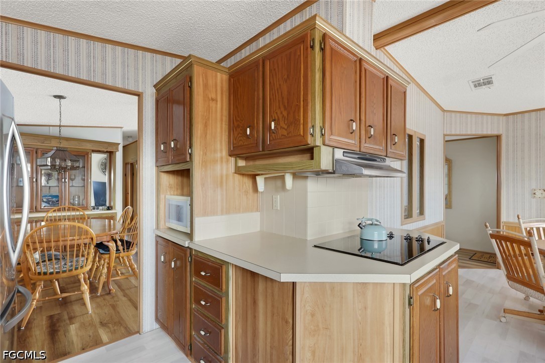 2 Bed ManufacturedHome for Sale in Tamiami Village, photo 14