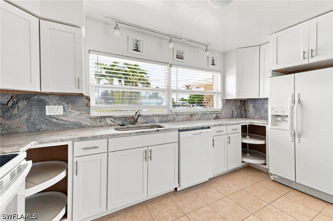 2 Bed Pool Home for Sale in Cape Coral, photo 14