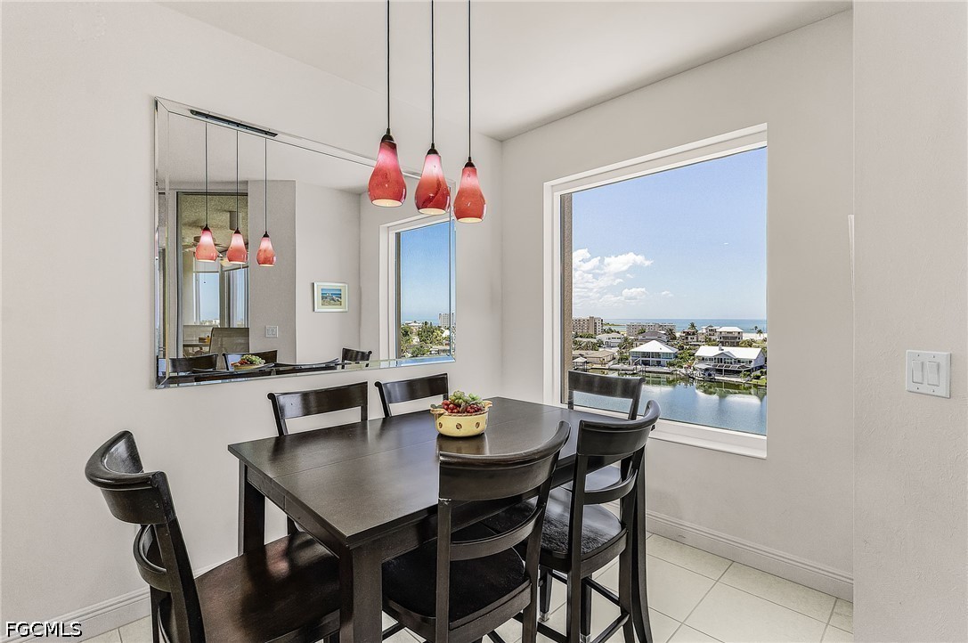 3 Bed Waterfront Home for Sale in Waterside At Bay Beach, photo 14