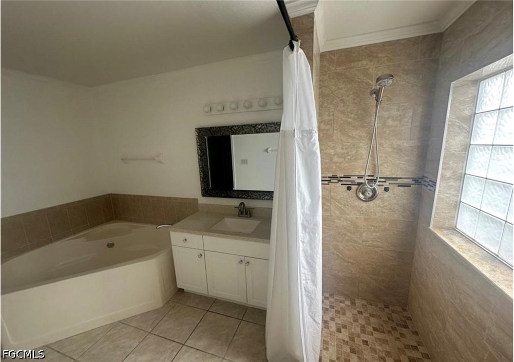 3 Bed SingleFamilyResidence for Sale in Cape Coral, photo 14