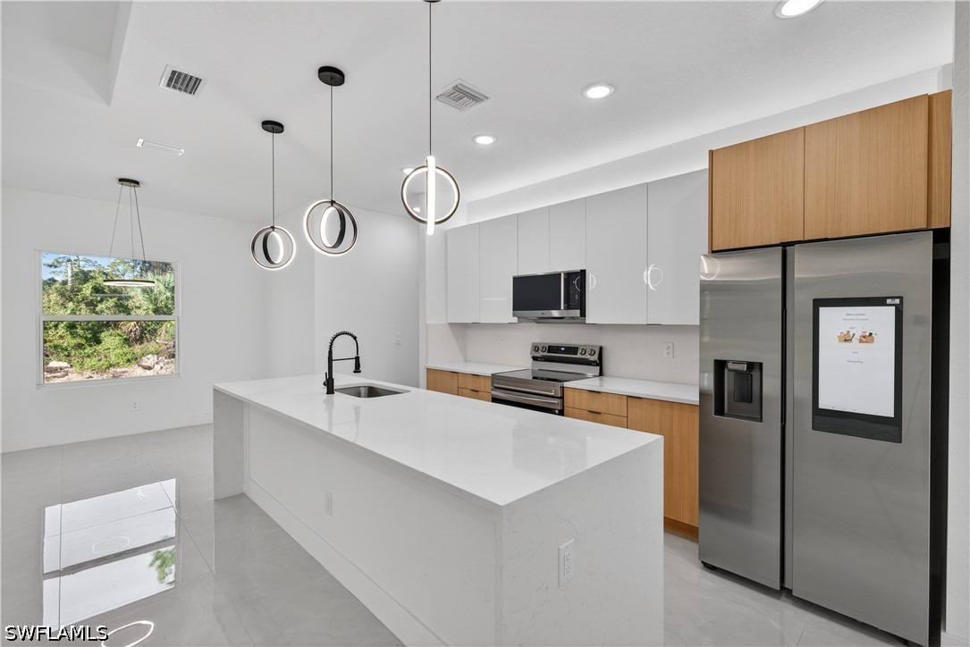 4 Bed SingleFamilyResidence for Sale in Lehigh Acres, photo 14