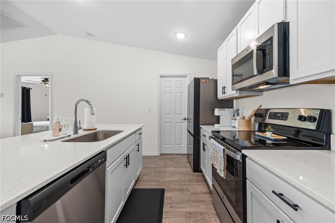 3 Bed SingleFamilyResidence for Sale in Cape Coral, photo 14