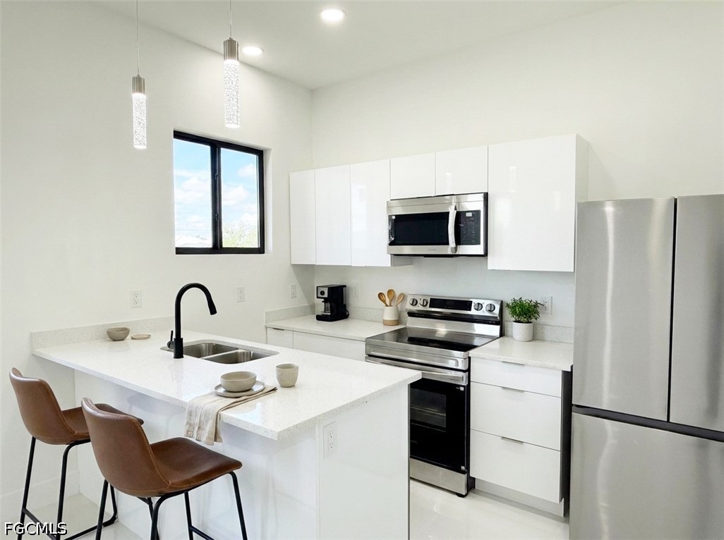 4 Bed SingleFamilyResidence for Sale in Cape Coral, photo 14