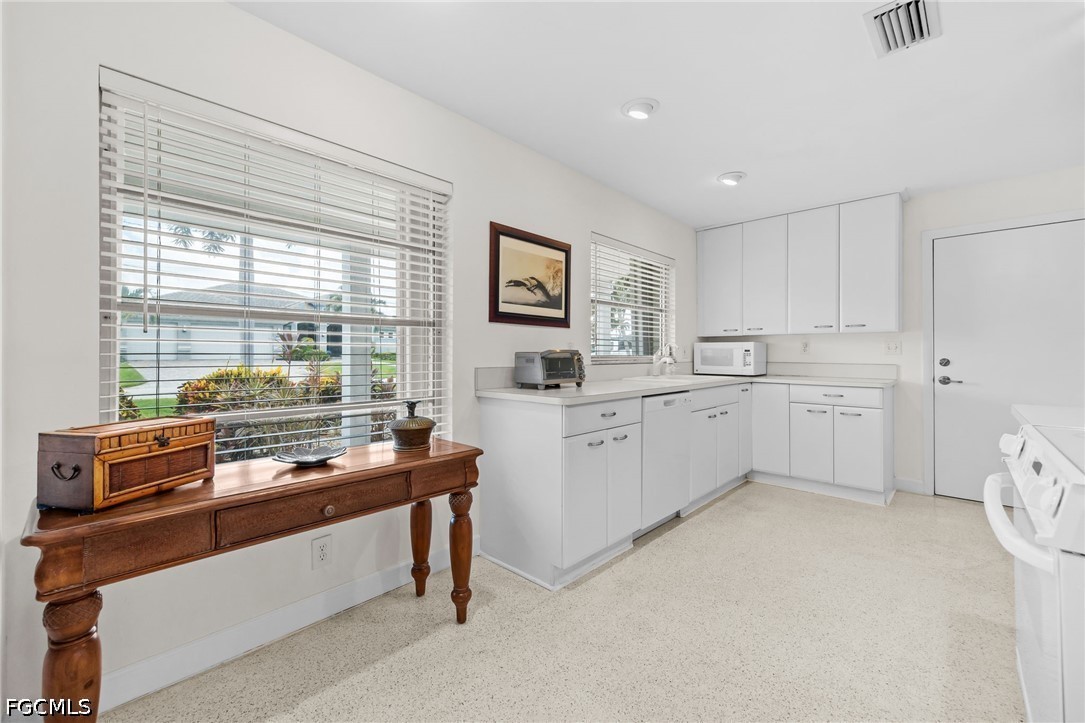 3 Bed Waterfront Home for Sale in Cape Coral, photo 14
