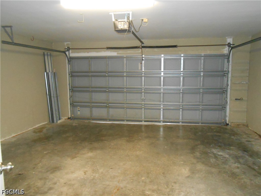 3 Bed SingleFamilyResidence for Sale in Lehigh Acres, photo 14