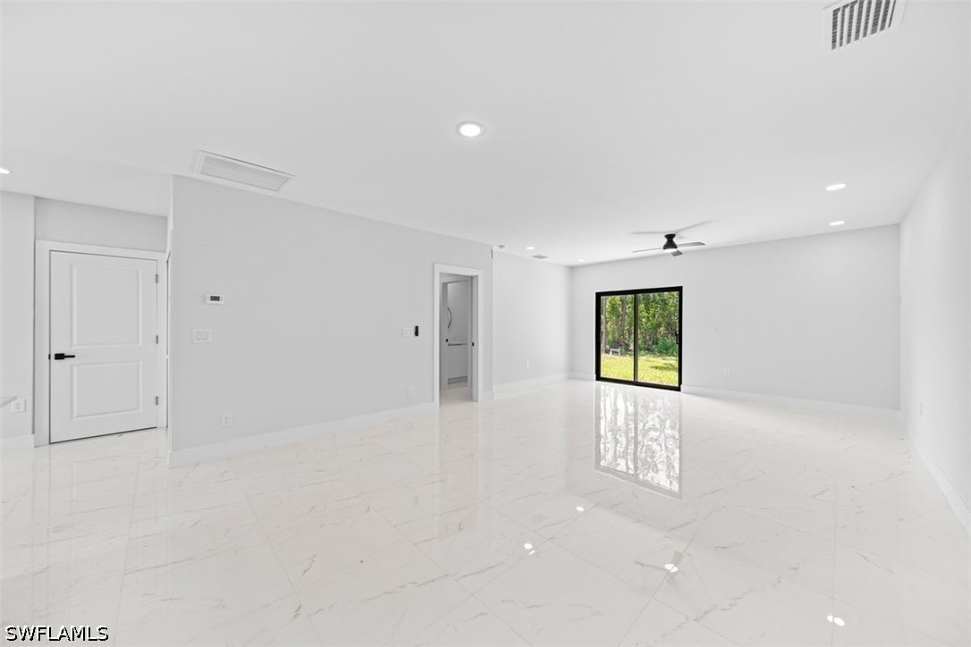 3 Bed SingleFamilyResidence for Sale in Lehigh Acres, photo 14