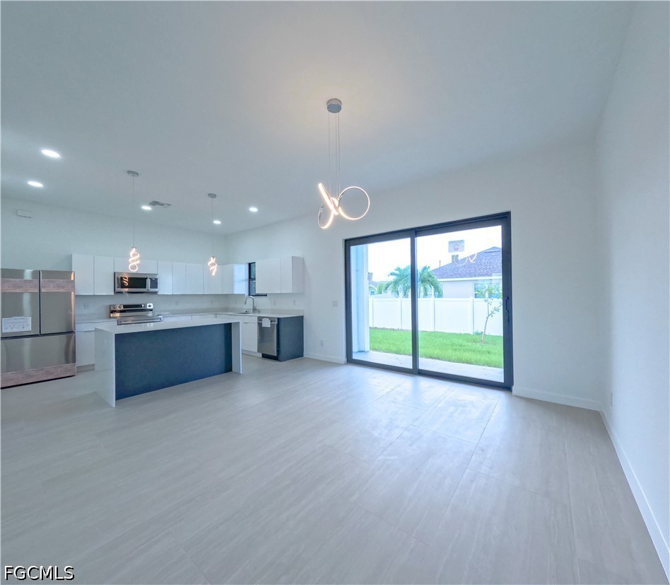 4 Bed SingleFamilyResidence for Sale in Cape Coral, photo 14