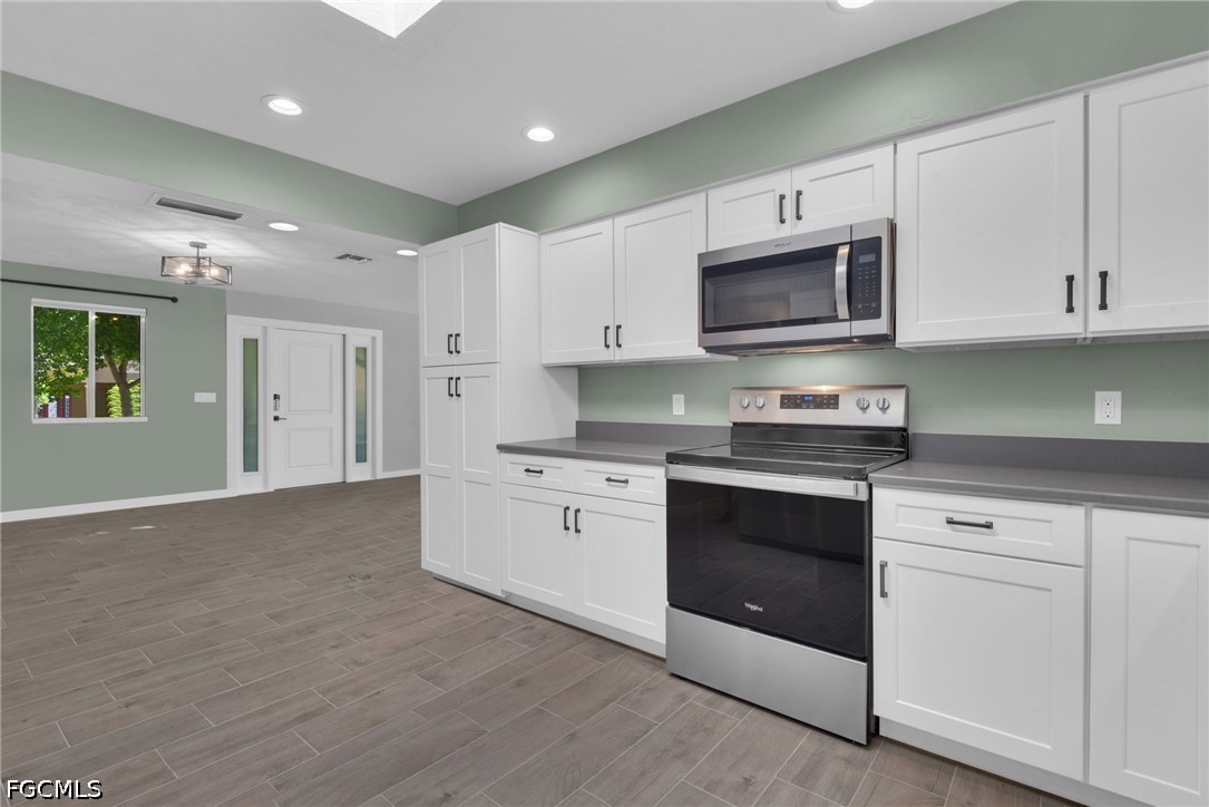 2 Bed Pool Home for Sale in Whiskey Creek, photo 14