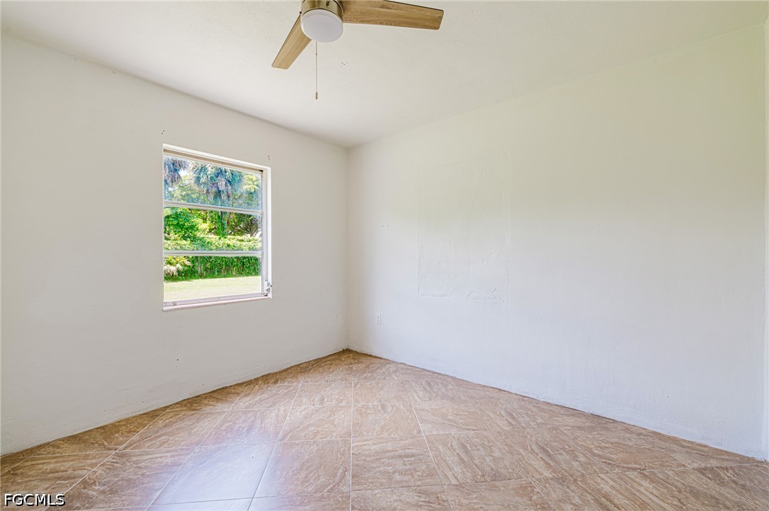 3 Bed SingleFamilyResidence for Sale in Fort Myers, photo 14