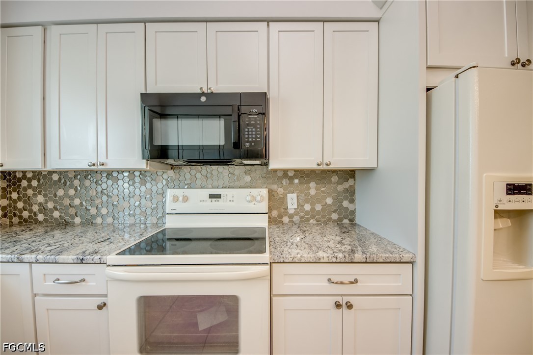 2 Bed Waterfront Home for Sale in Cape Coral, photo 14