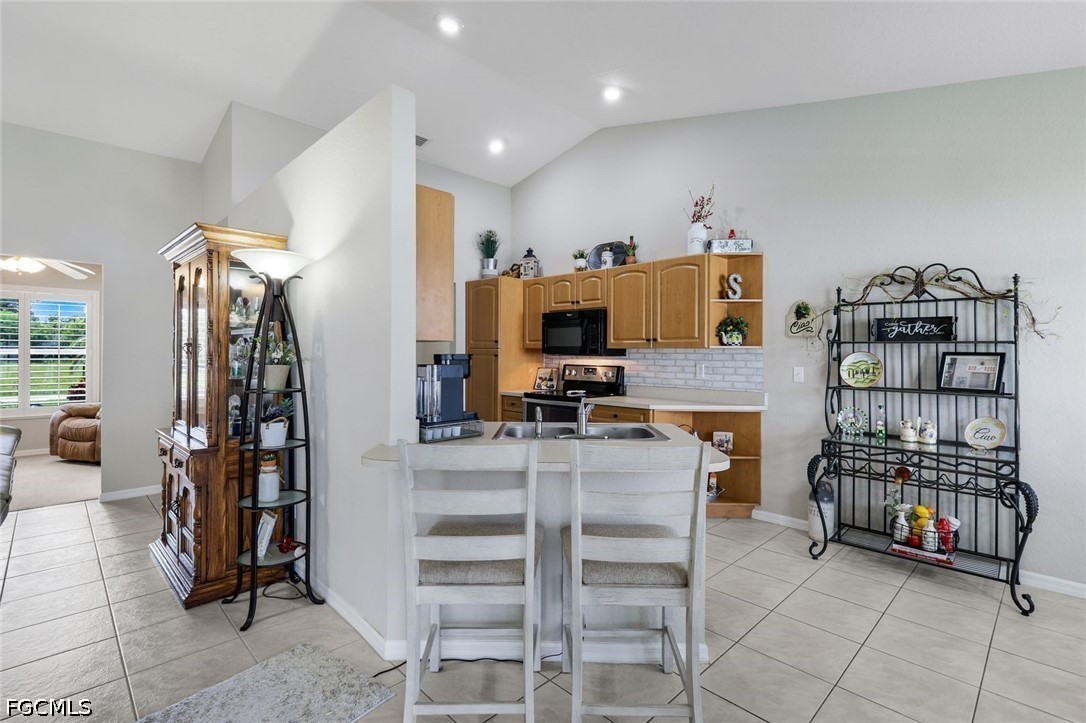 3 Bed Pool Home for Sale in Cape Coral, photo 14