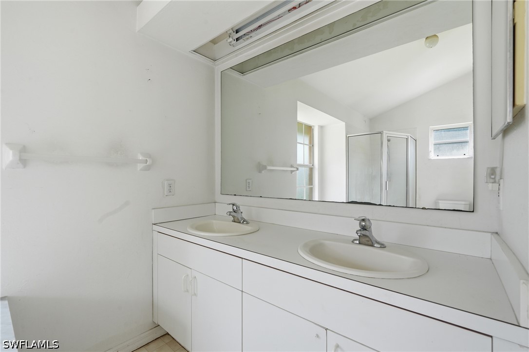 3 Bed SingleFamilyResidence for Sale in Naples, photo 14