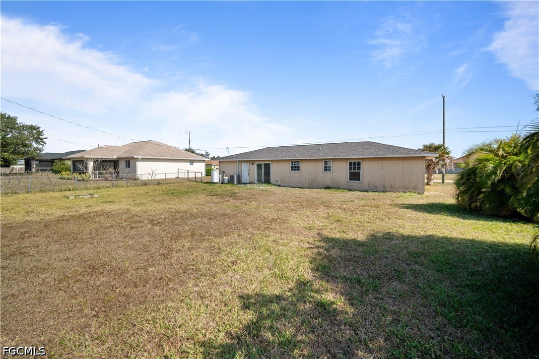 3 Bed SingleFamilyResidence for Sale in Cape Coral, photo 14