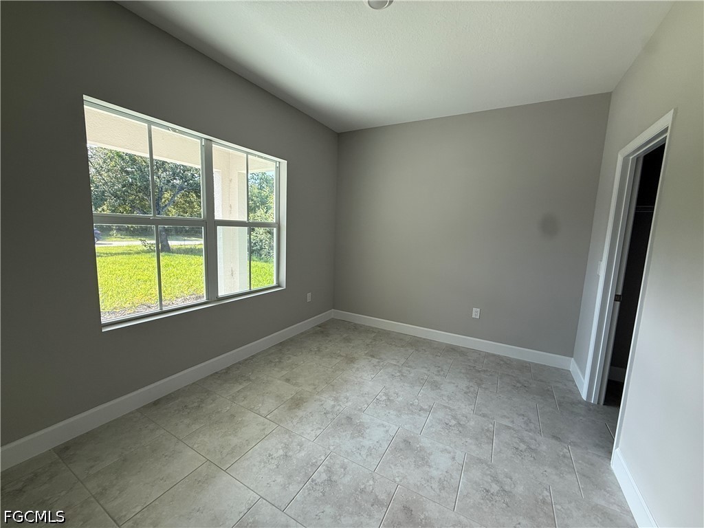 3 Bed SingleFamilyResidence for Sale in Lehigh Acres, photo 14