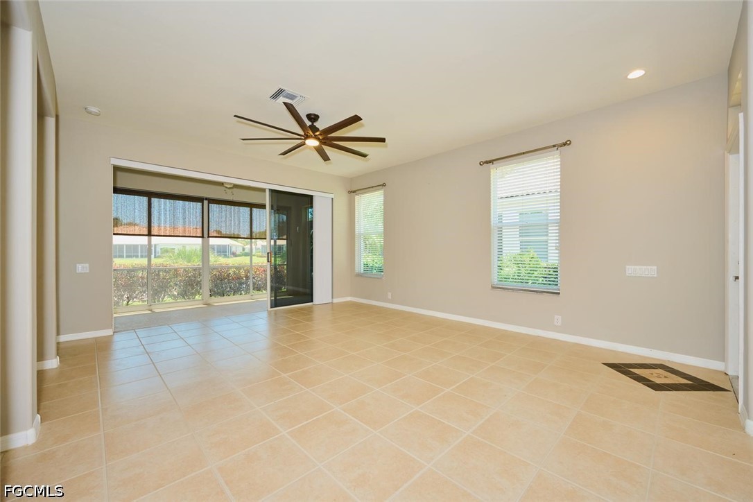 2 Bed Waterfront Home for Sale in Fort Myers, photo 14