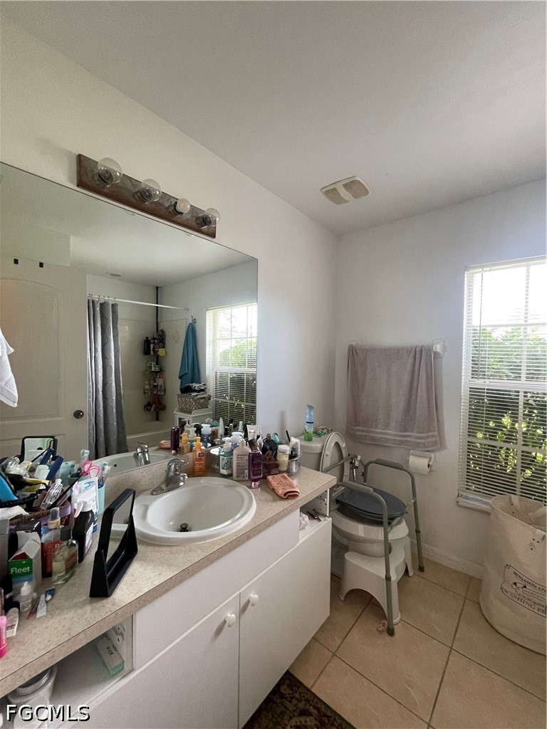 3 Bed SingleFamilyResidence for Sale in Lehigh Acres, photo 14