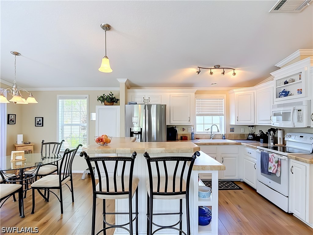 2 Bed ManufacturedHome for Sale in Fort Myers, photo 14