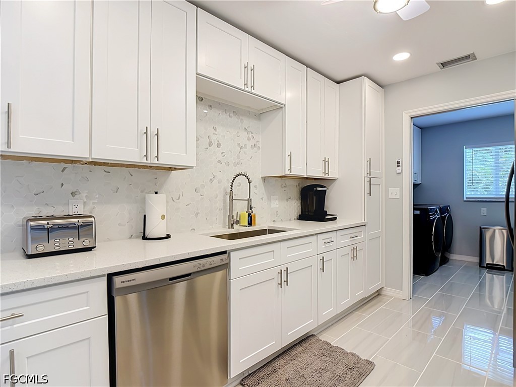 3 Bed Pool Home for Sale in Golden Gate Estates, photo 14