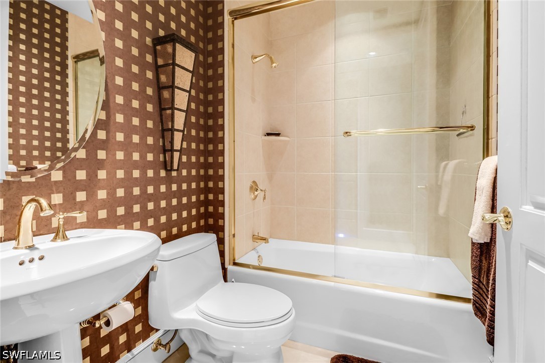 2 Bed Condominium for Sale in Olde Naples, photo 14