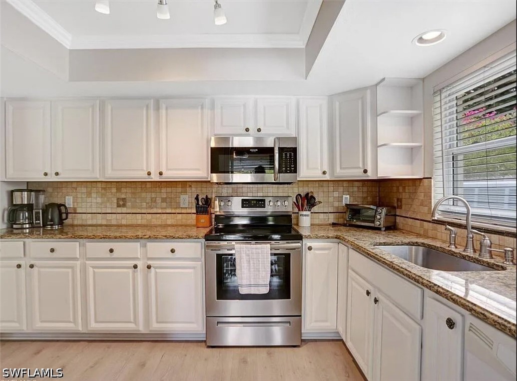 3 Bed Pool Home for Sale in Naples Park, photo 14