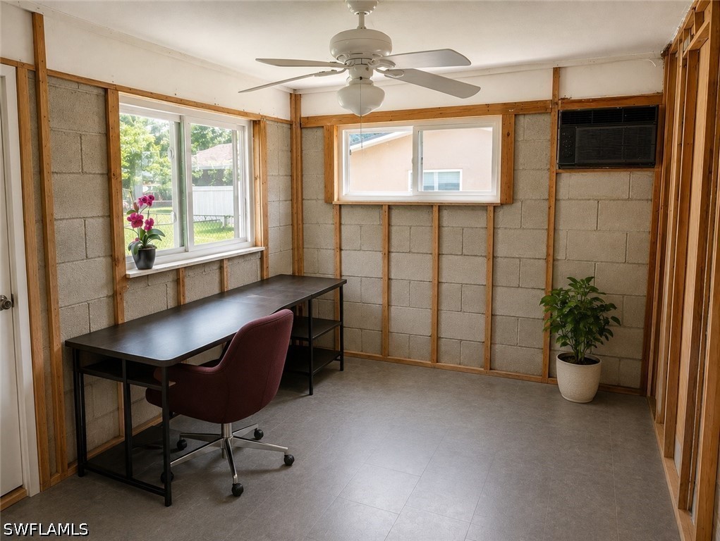 2 Bed SingleFamilyResidence for Sale in Fort Myers, photo 14
