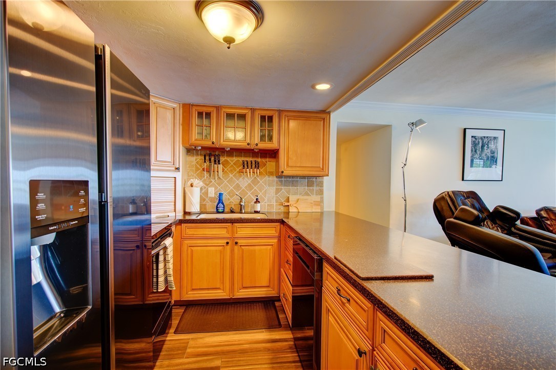 1 Bed Waterfront Home for Sale in Fort Myers, photo 14