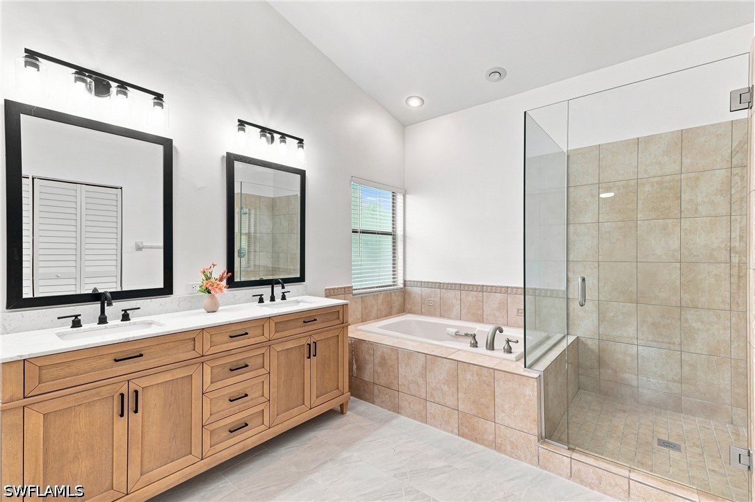2 Bed SingleFamilyResidence for Sale in Fort Myers, photo 14