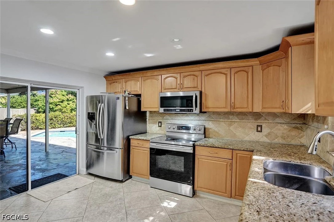 3 Bed Pool Home for Sale in Acreage, photo 14