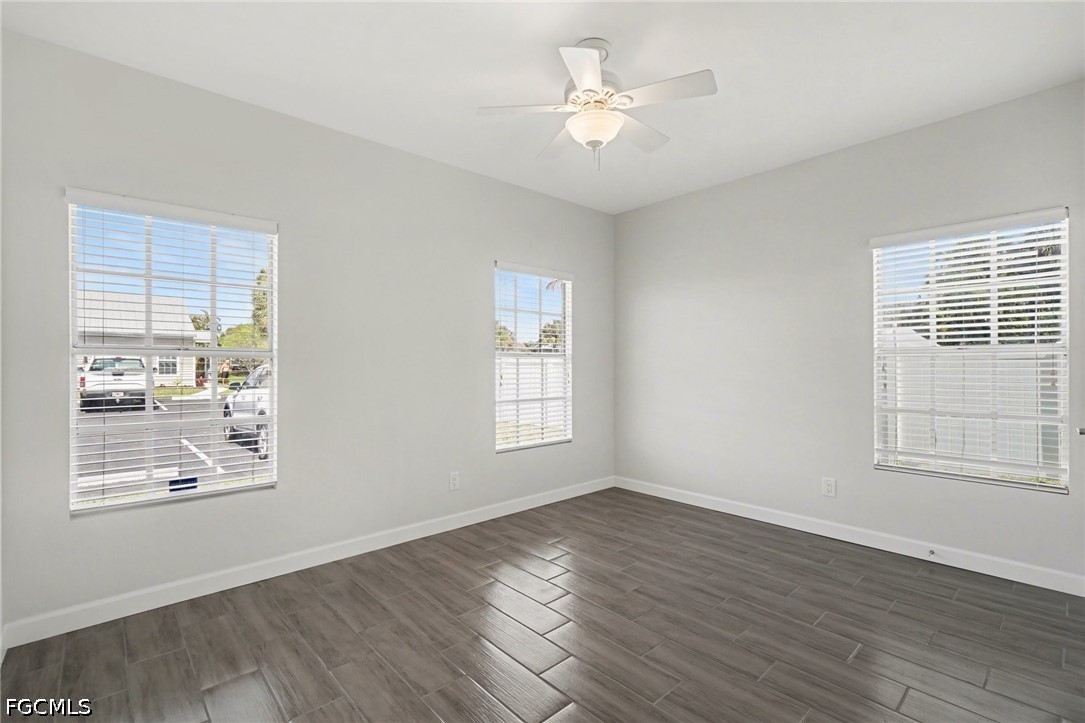 2 Bed Waterfront Home for Sale in Fort Myers, photo 14