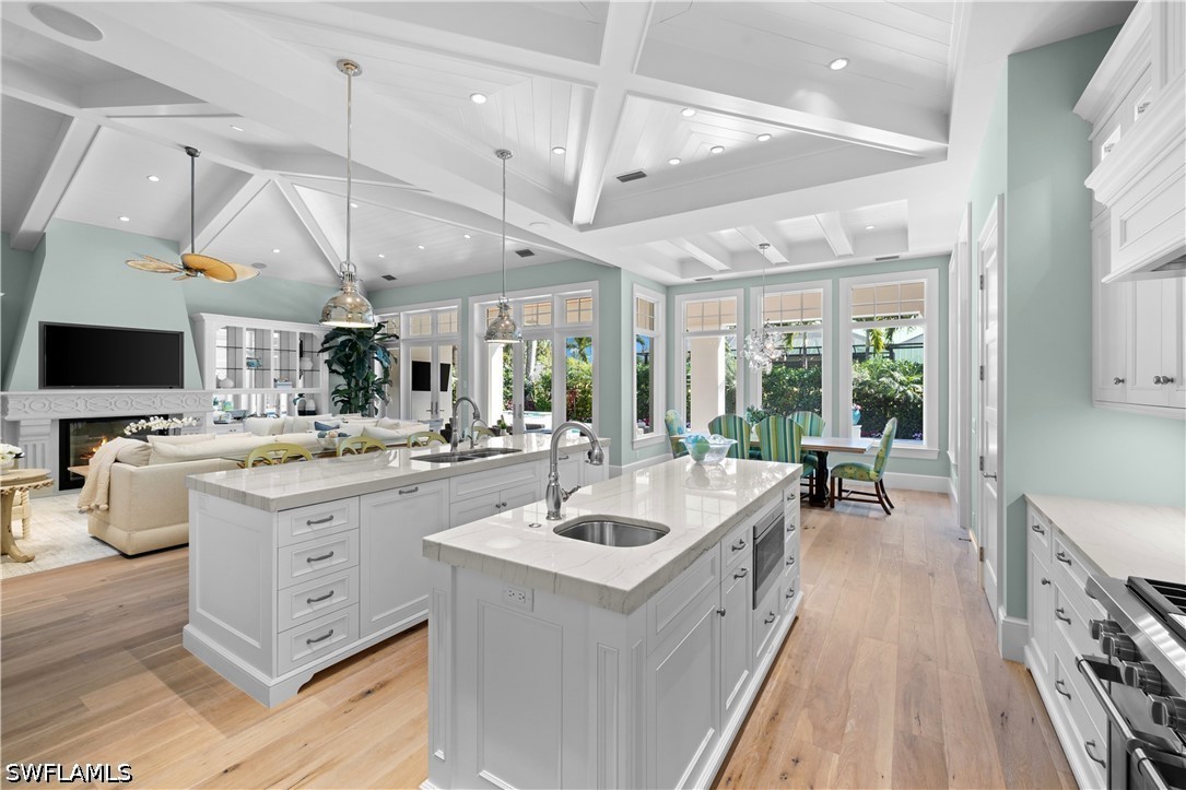 3 Bed Pool Home for Sale in Park Shore, photo 14