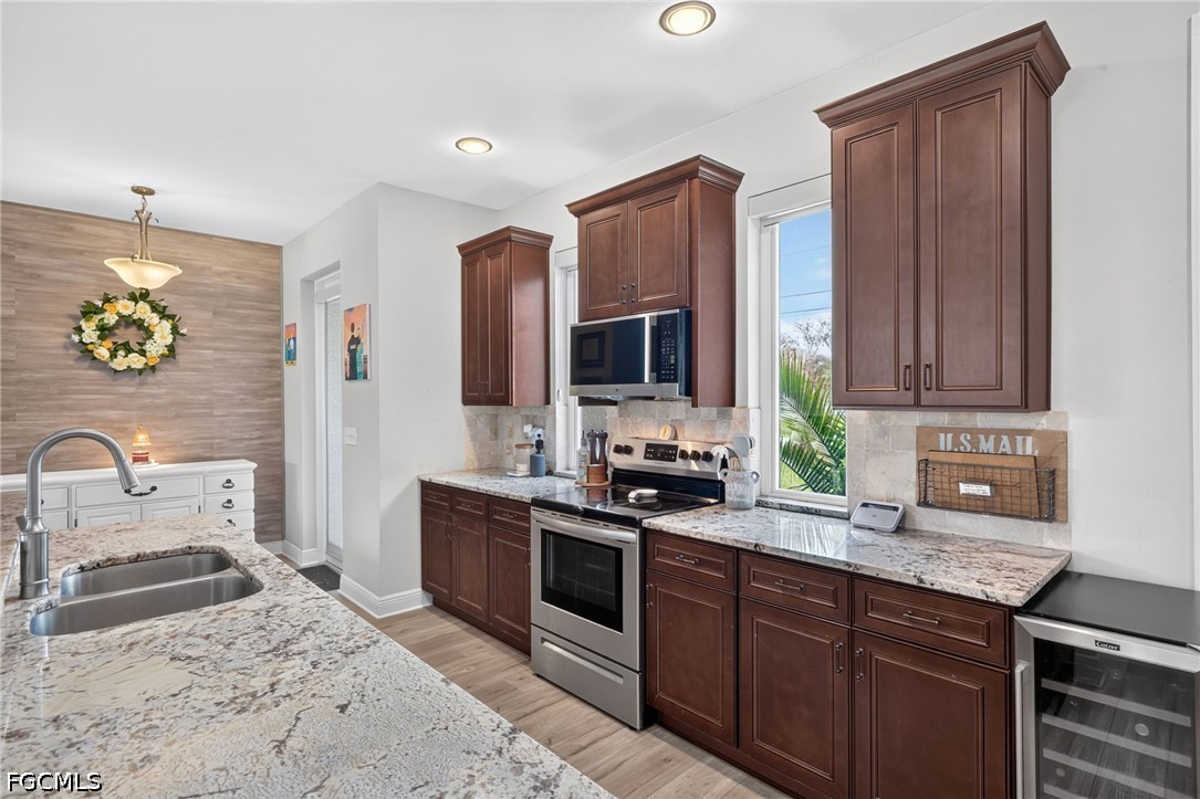3 Bed SingleFamilyResidence for Sale in Cape Coral, photo 14