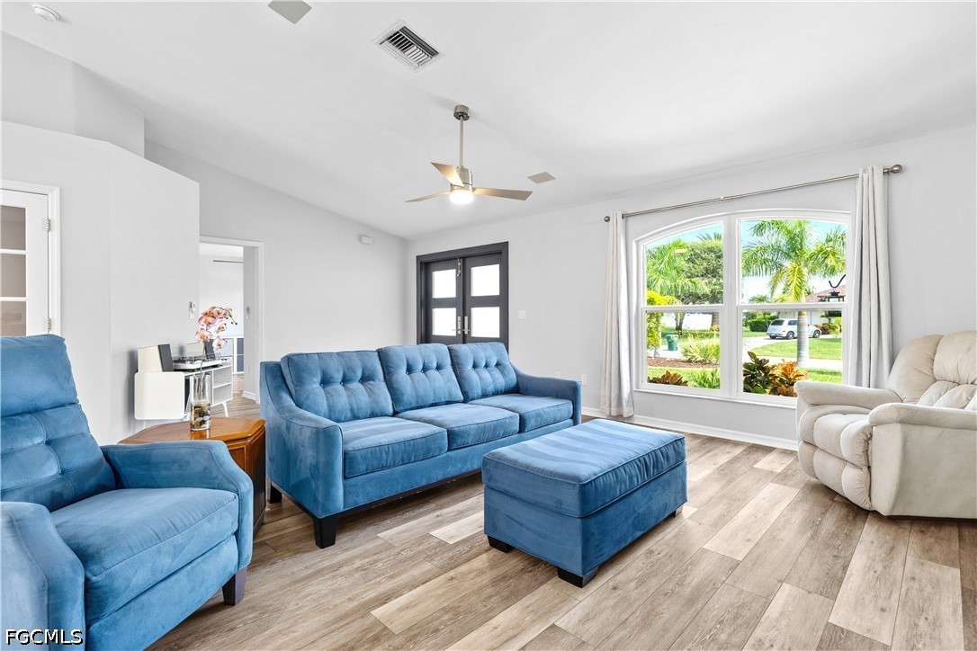3 Bed SingleFamilyResidence for Sale in Cape Coral, photo 14
