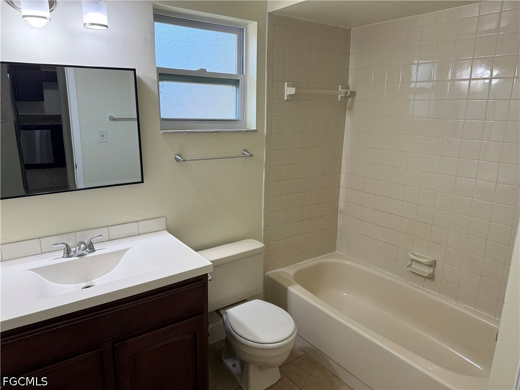 3 Bed Duplex for Sale in Cape Coral, photo 14