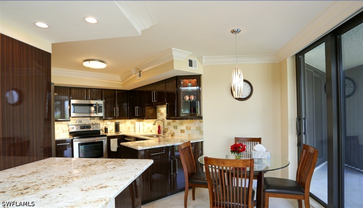 2 Bed Waterfront Home for Sale in Park Shore, photo 14