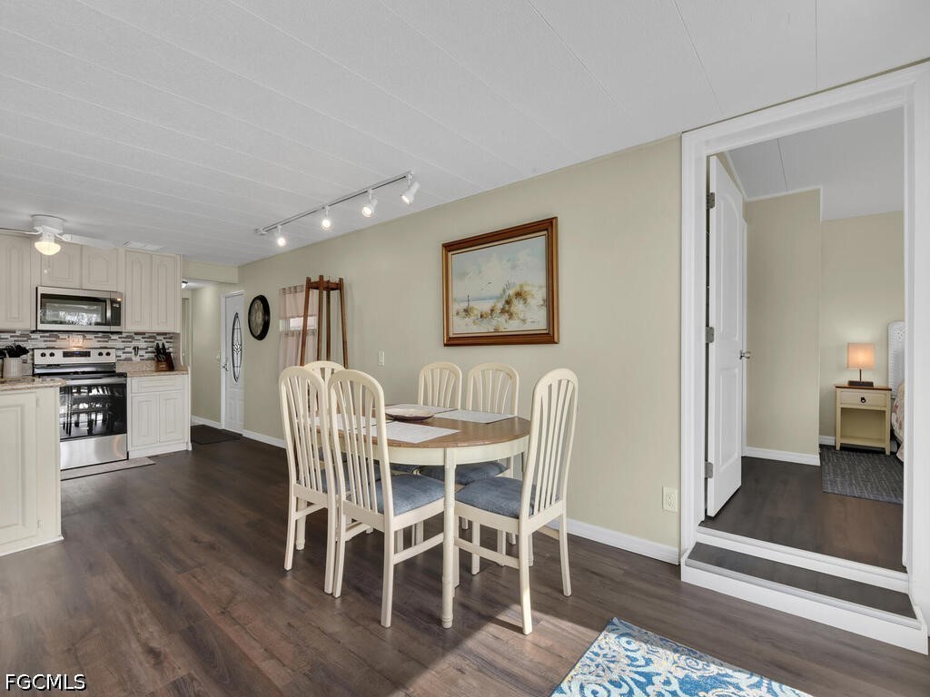 2 Bed Waterfront Home for Sale in Fort Myers, photo 14