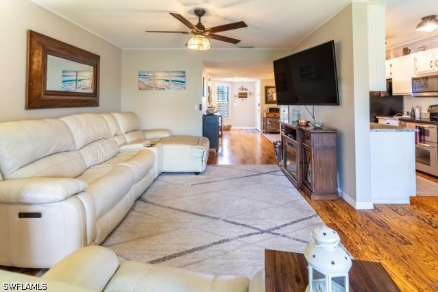 2 Bed Waterfront Home for Sale in Fort Myers, photo 14