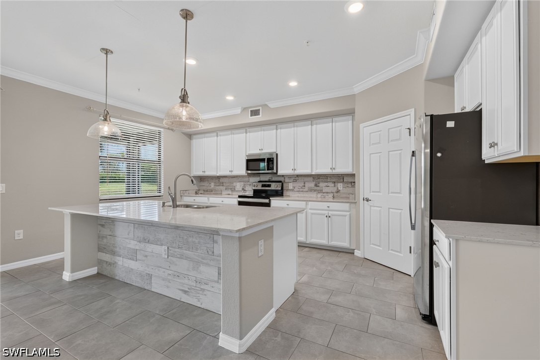 3 Bed Waterfront Home for Sale in Fort Myers, photo 14
