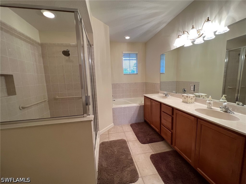 3 Bed Waterfront Home for Sale in Naples, photo 14