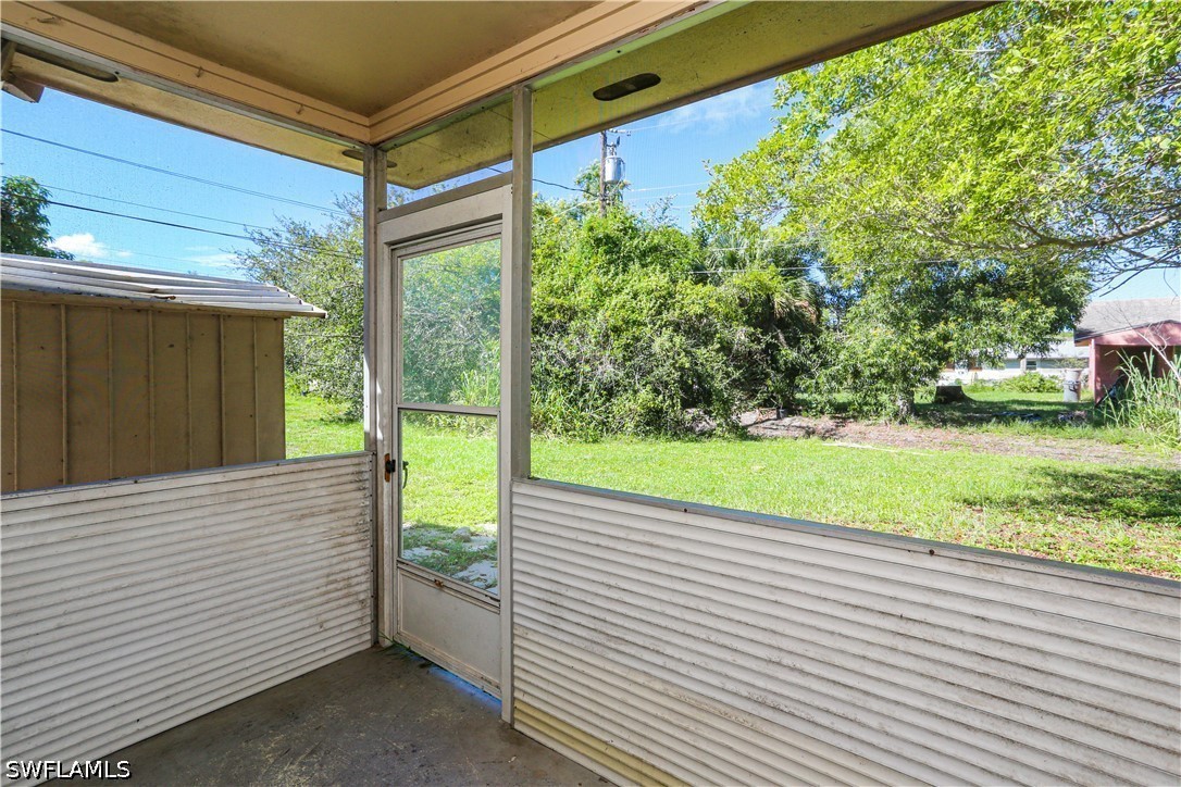 2 Bed SingleFamilyResidence for Sale in Naples, photo 14