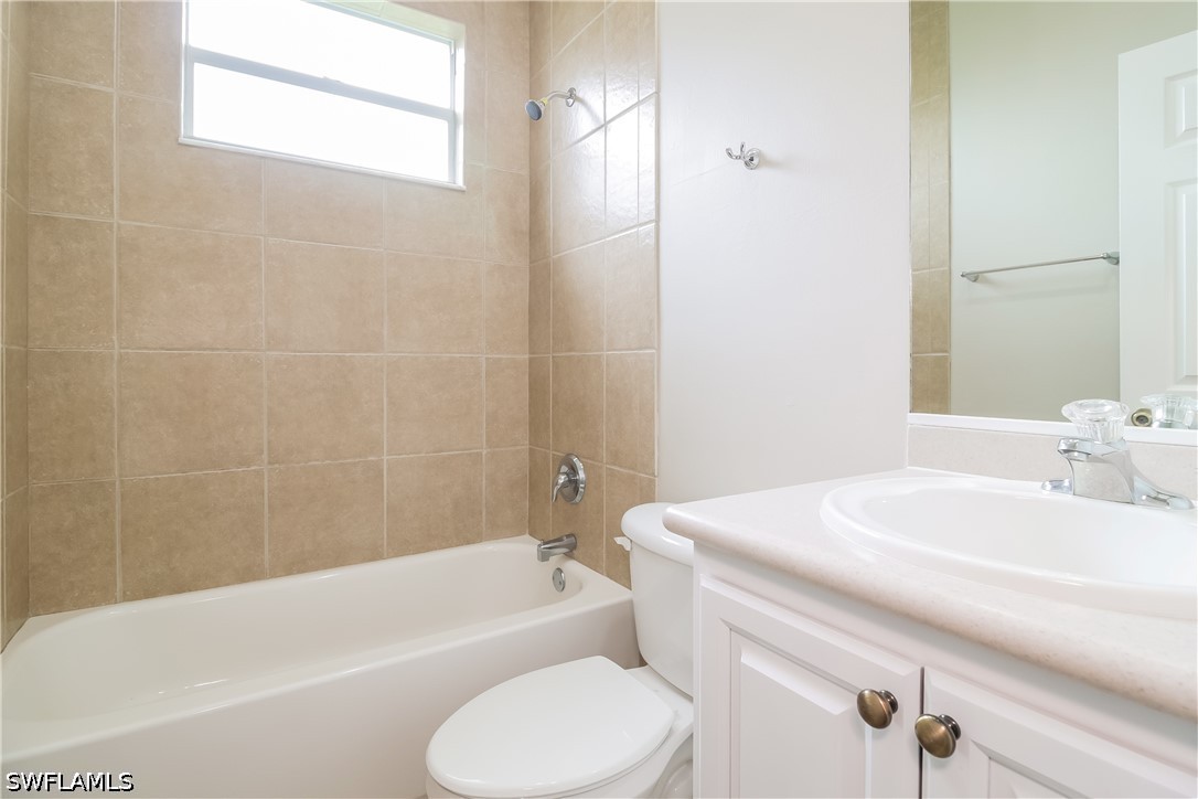 3 Bed SingleFamilyResidence for Sale in Lehigh Acres, photo 14