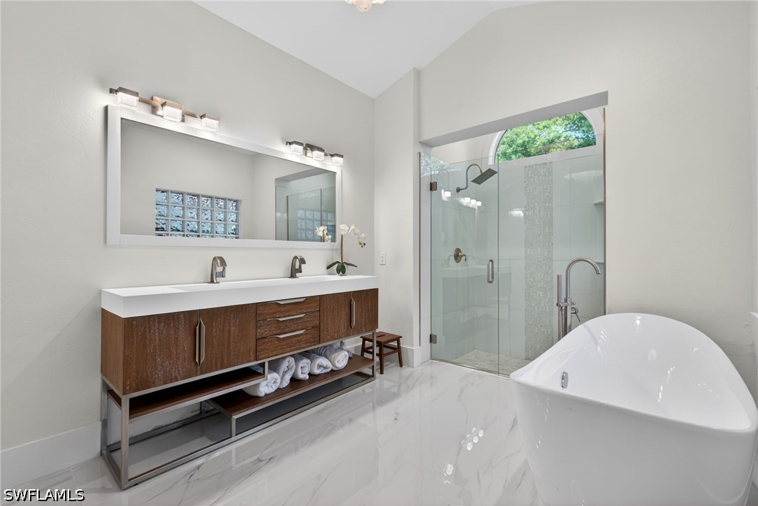4 Bed Pool Home for Sale in Monterey, photo 14