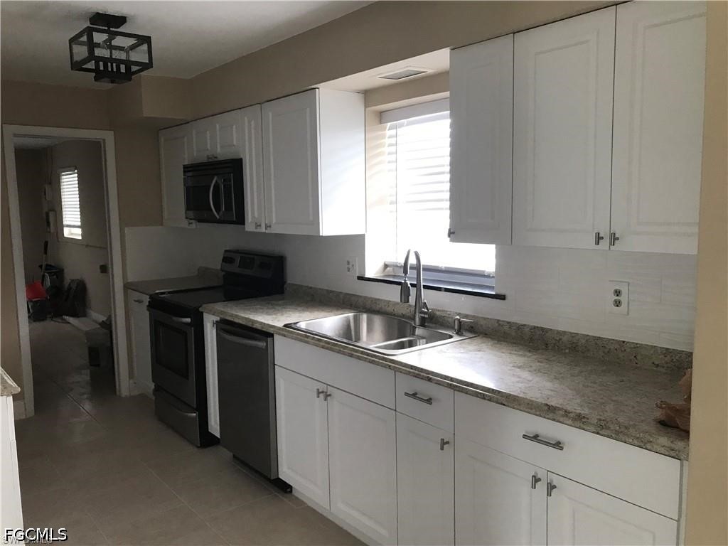 3 Bed SingleFamilyResidence for Sale in Lehigh Acres, photo 14