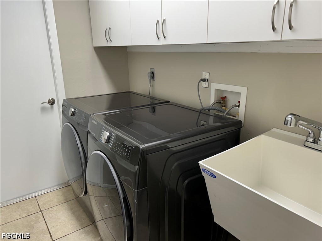 3 Bed SingleFamilyResidence for Sale in Cape Coral, photo 14