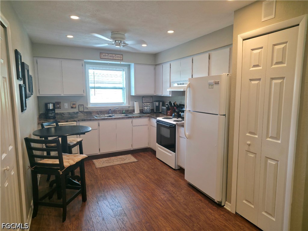 1 Bed Pool Home for Sale in Fort Myers, photo 14