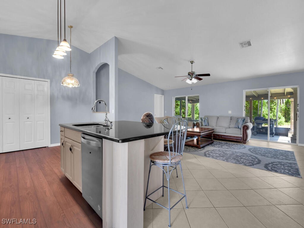 3 Bed SingleFamilyResidence for Sale in Naples, photo 15