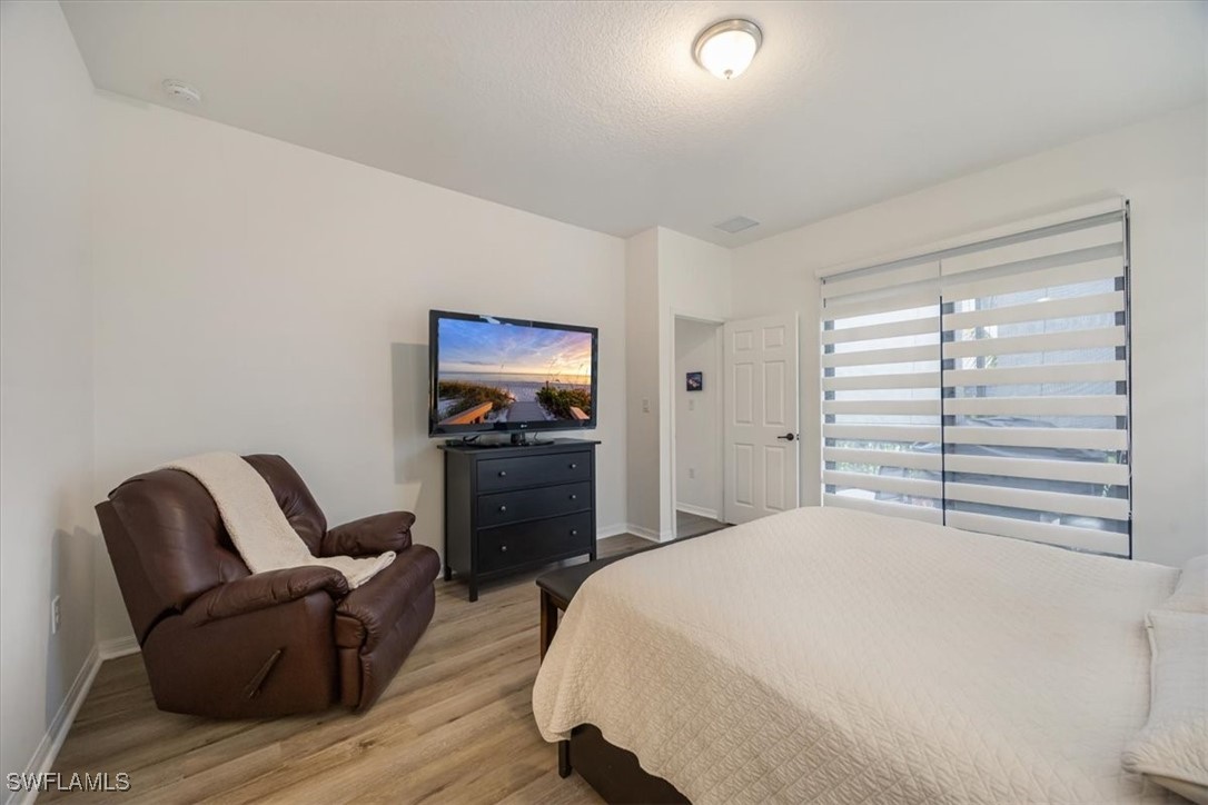 3 Bed SingleFamilyResidence for Sale in Silverwood, FL — photo 15