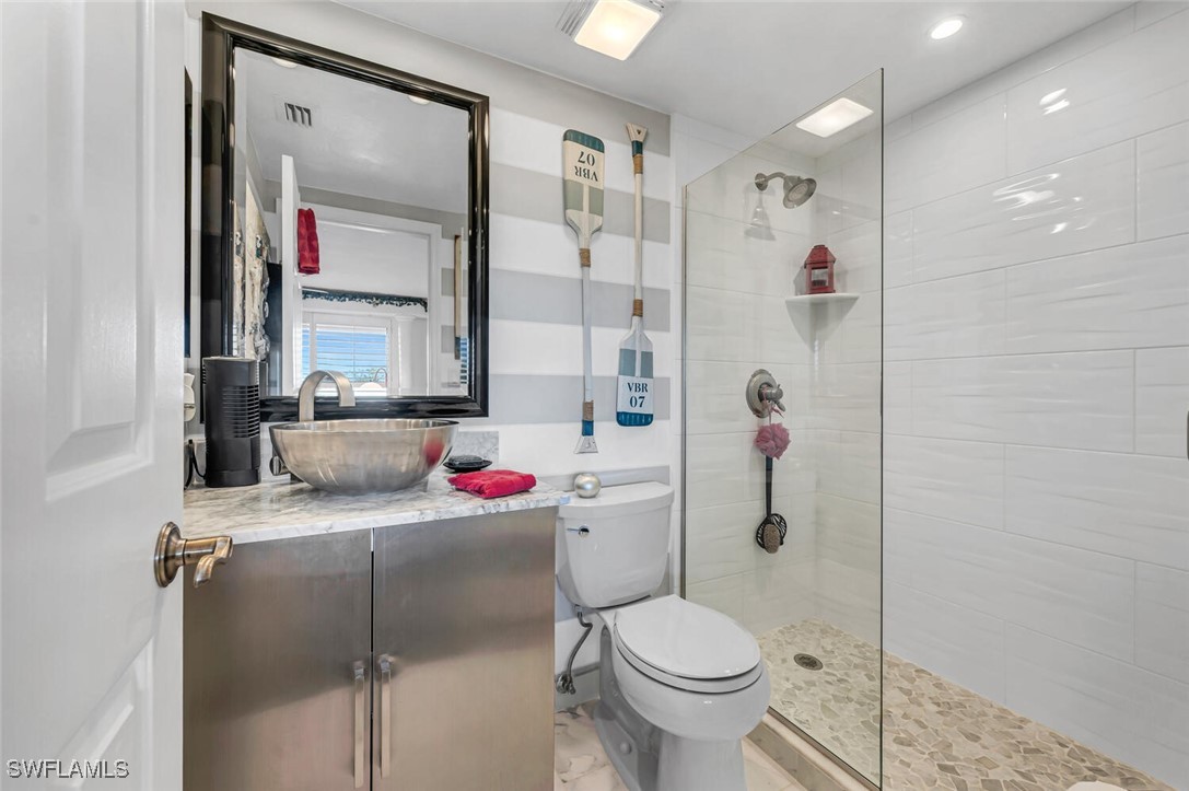 2 Bed Waterfront Home for Sale in Hyde Park, photo 15